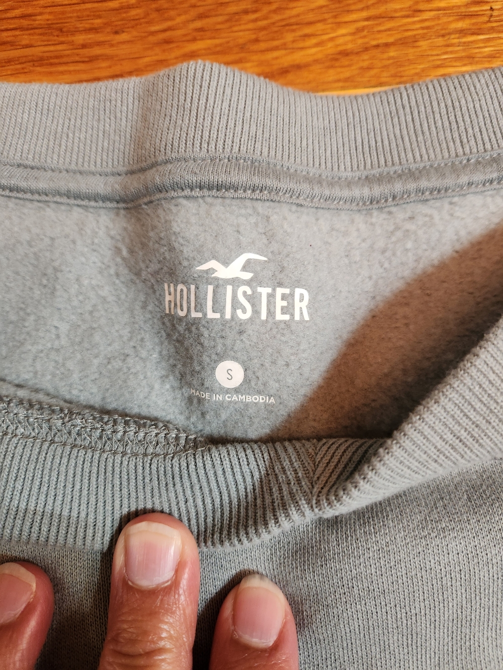 Hollister V-Neck Pullover Sweatshirt - Light Blue / Gray - Size Small - Picture 7 of 14